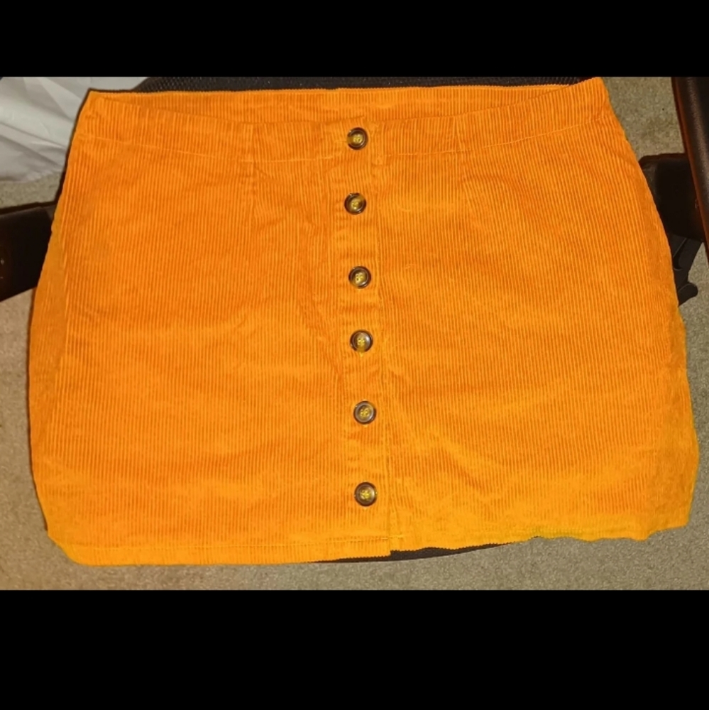 Mustard skirt